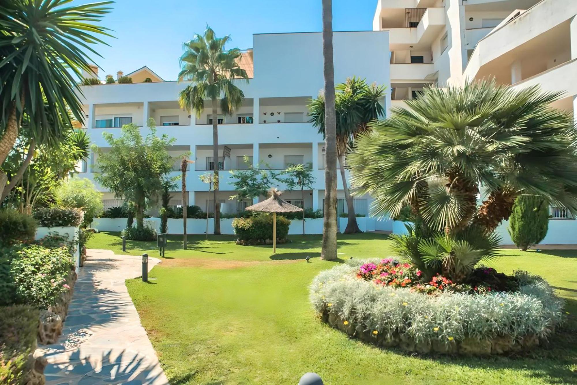 Gorgeous 2Br Apt. W/ Mountain View Puerto Banus Marbella Buitenkant foto