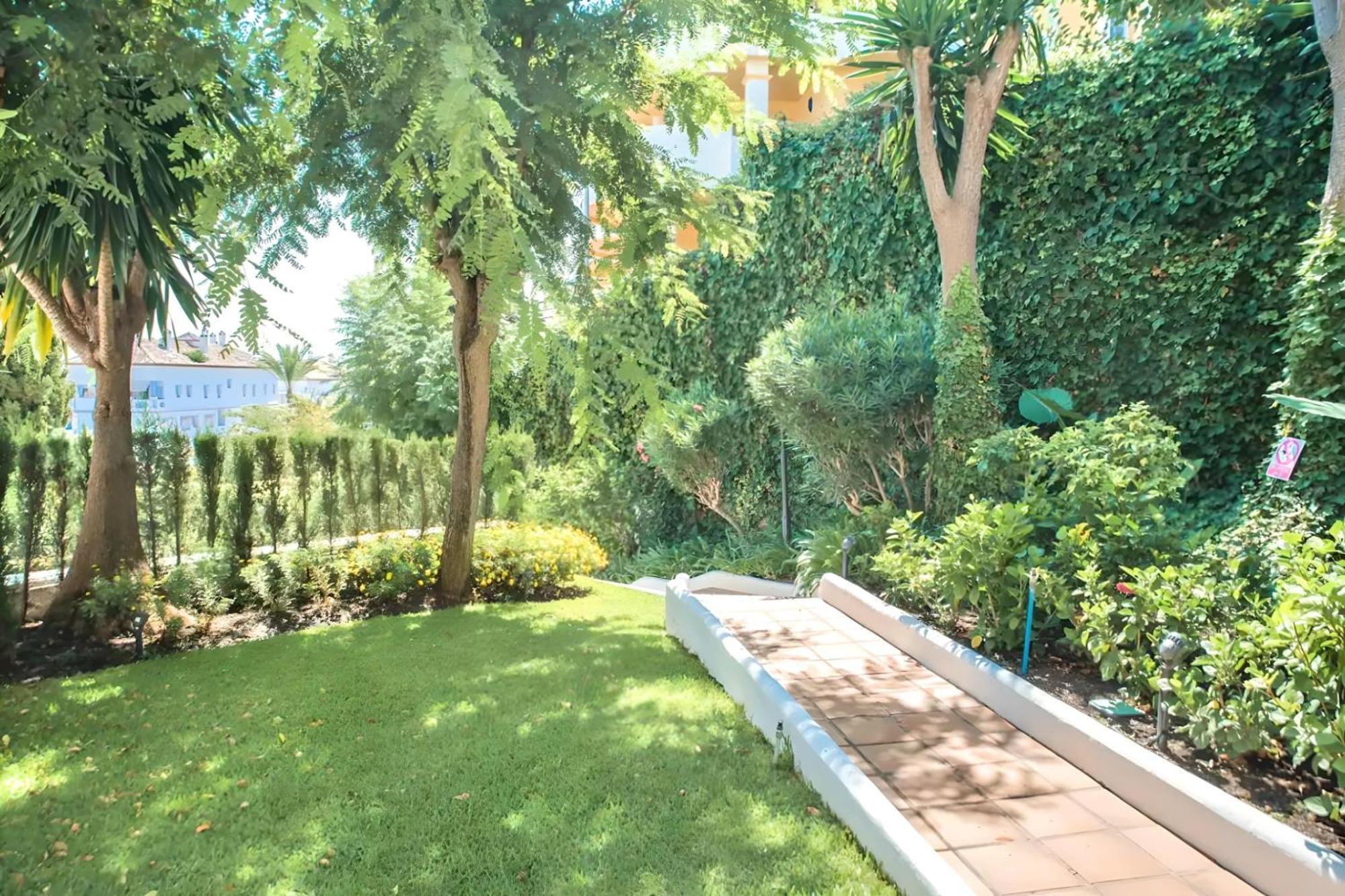 Gorgeous 2Br Apt. W/ Mountain View Puerto Banus Marbella Buitenkant foto