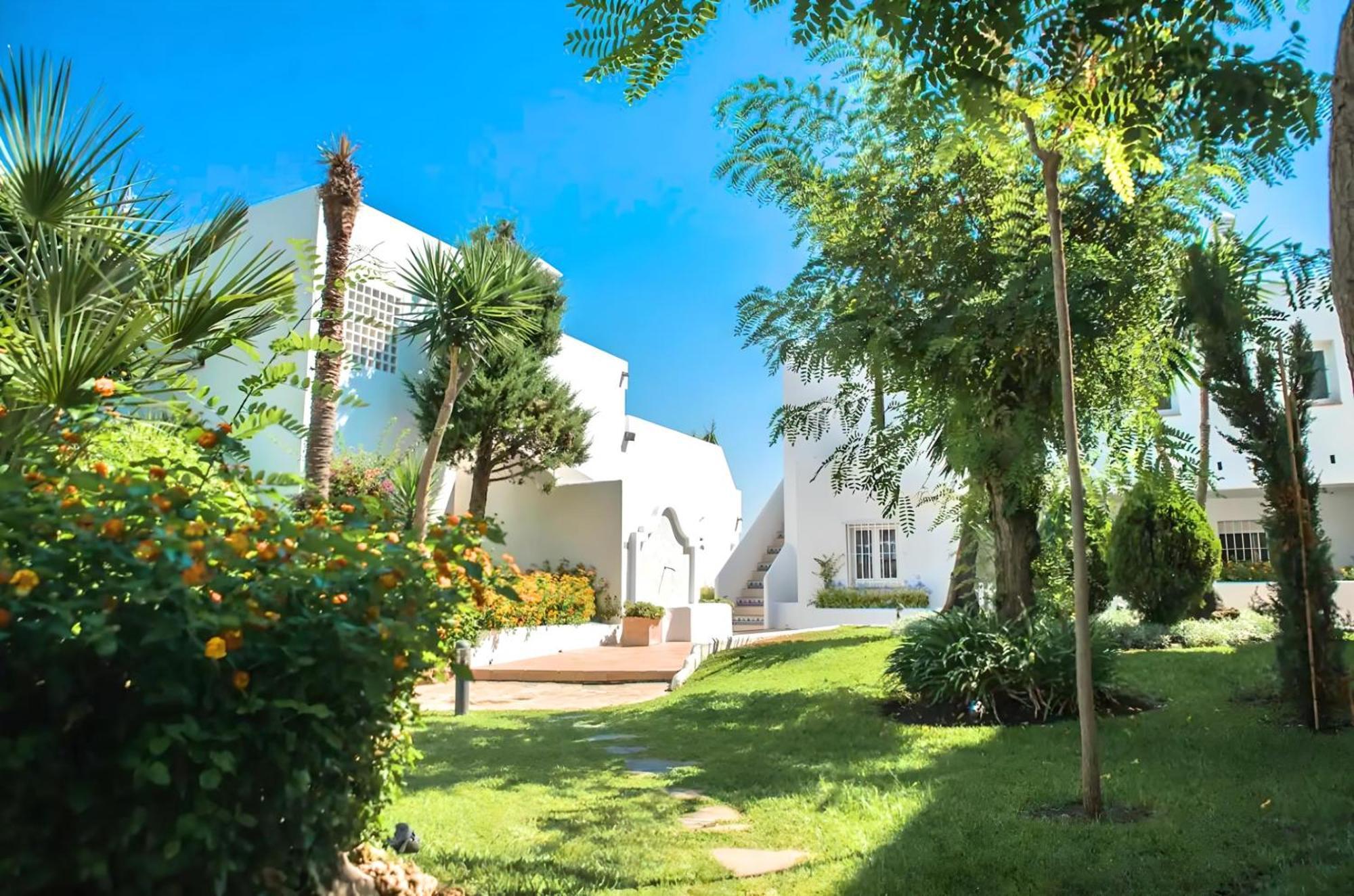 Gorgeous 2Br Apt. W/ Mountain View Puerto Banus Marbella Buitenkant foto