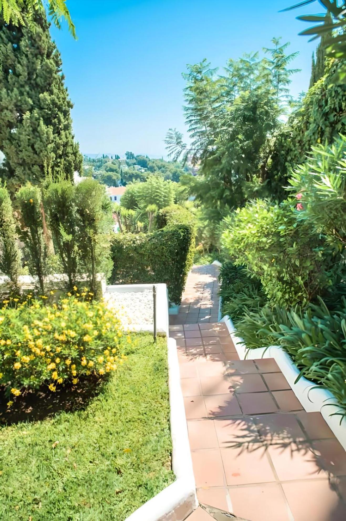 Gorgeous 2Br Apt. W/ Mountain View Puerto Banus Marbella Buitenkant foto