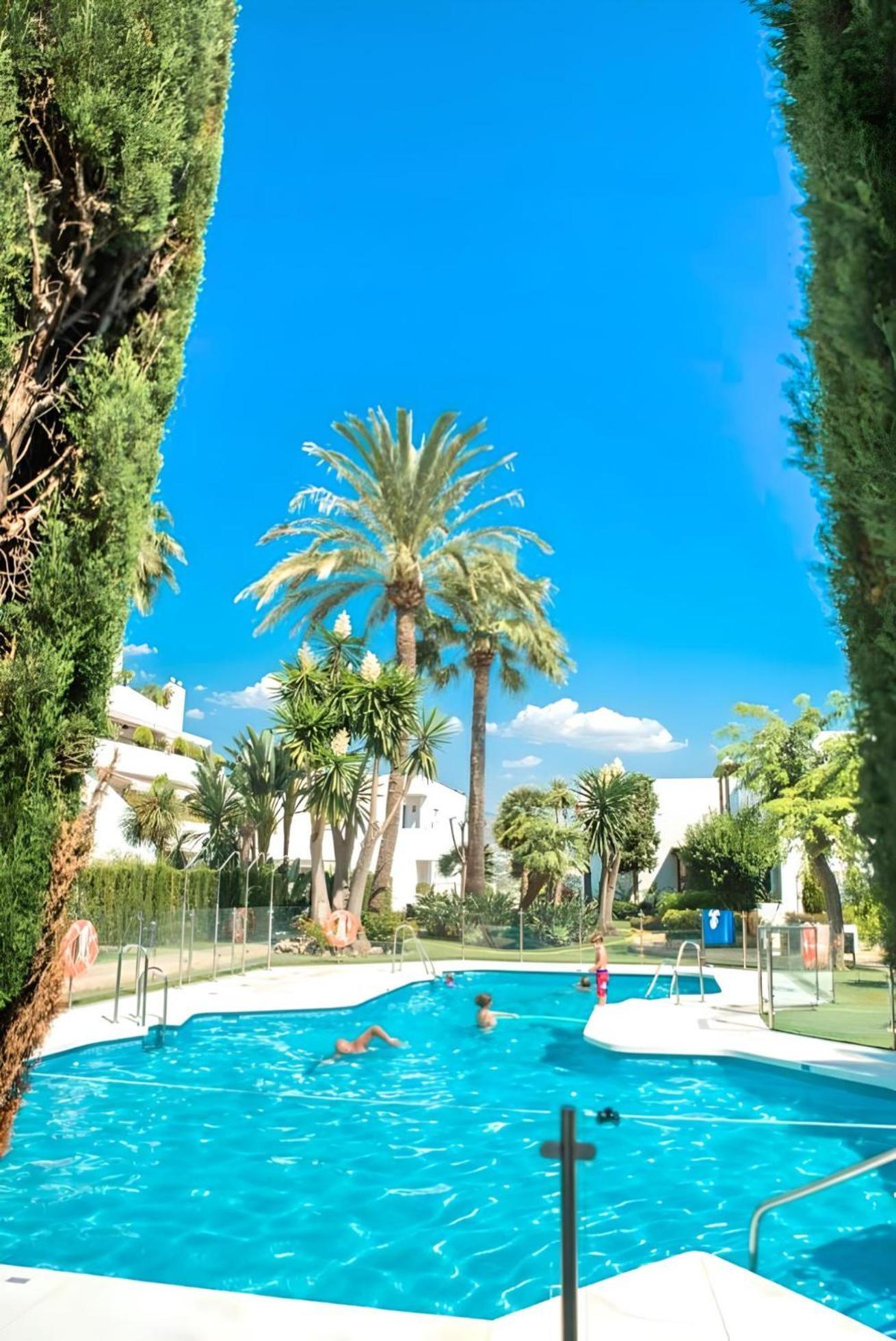 Gorgeous 2Br Apt. W/ Mountain View Puerto Banus Marbella Buitenkant foto
